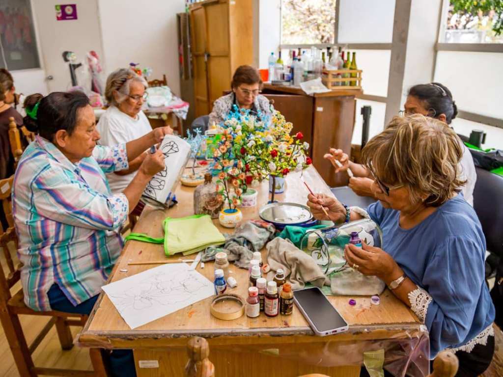 Fomenta SMDIF el desarrollo integral y salud de las y los adultos mayores