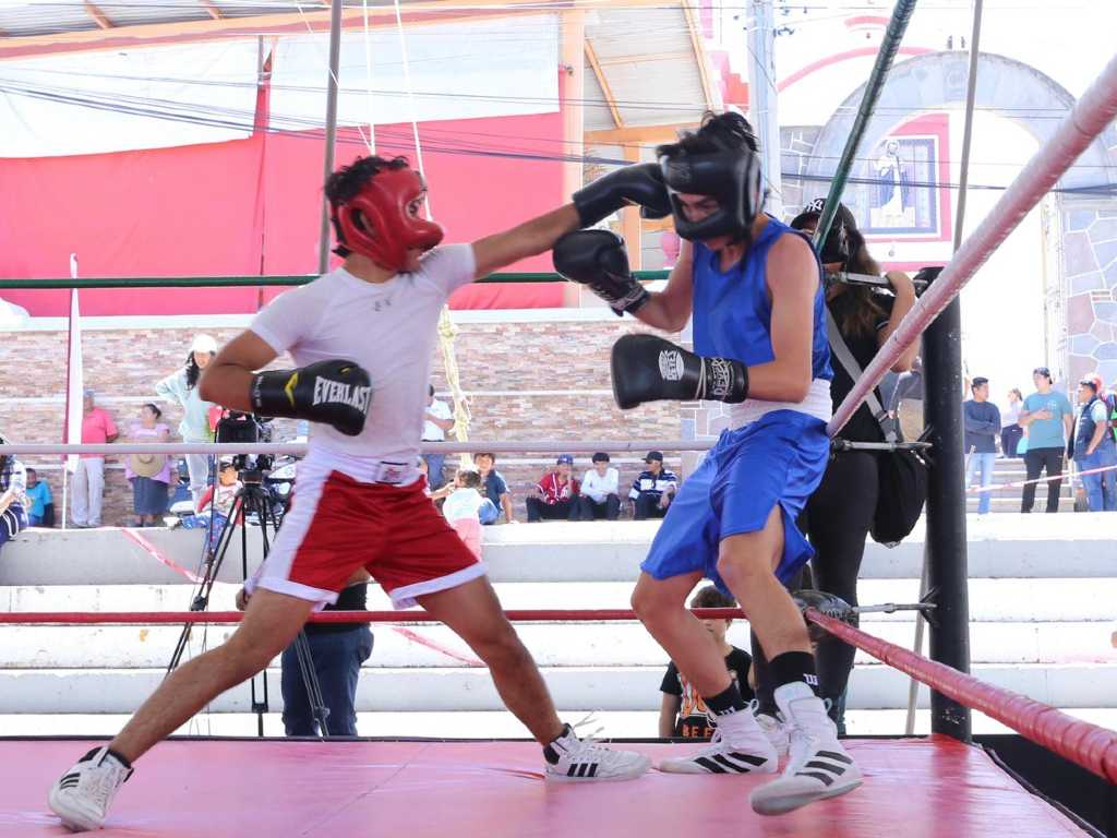 Gobernador de Puebla promueve actividades deportivas en juntas auxiliares