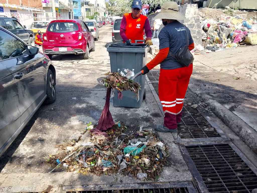 Refuerzan limpieza de alcantarillas para prevenir inundaciones por lluvias en Puebla Capital