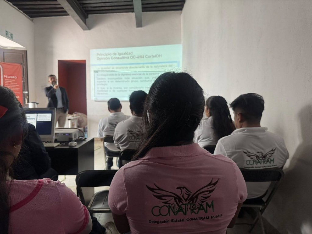 Capacitan a choferes de transporte de Cholula en materia de derechos humanos