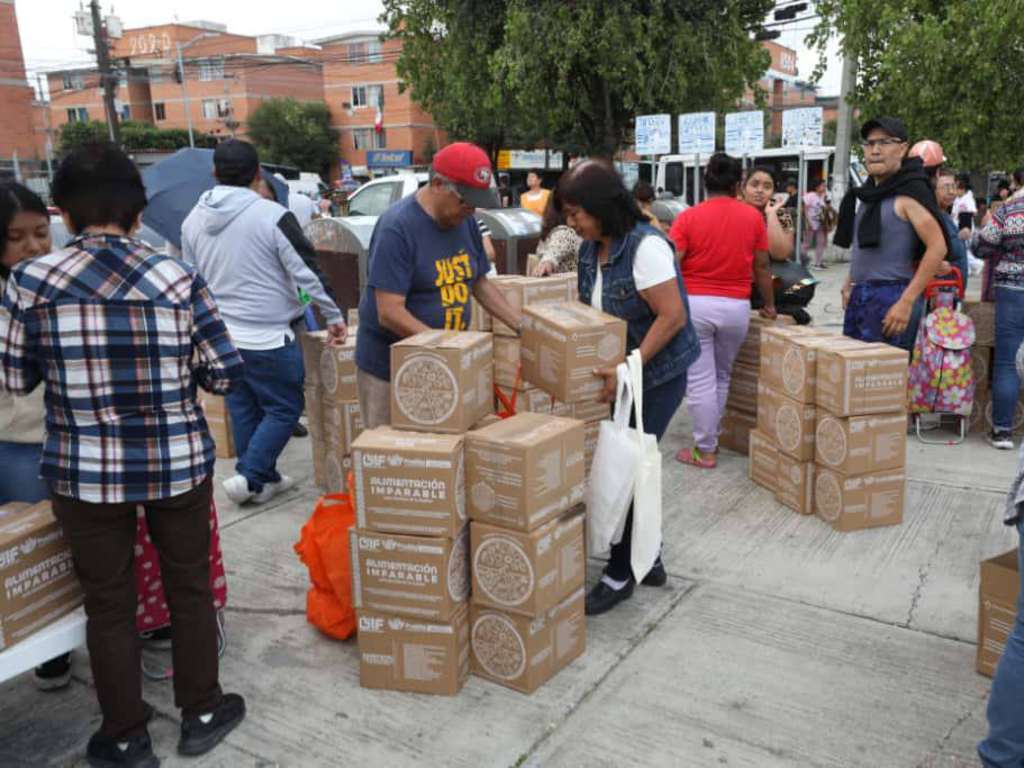 Gobierno de la capital entrega el programa “Alimentación Imparable” en Agua Santa
