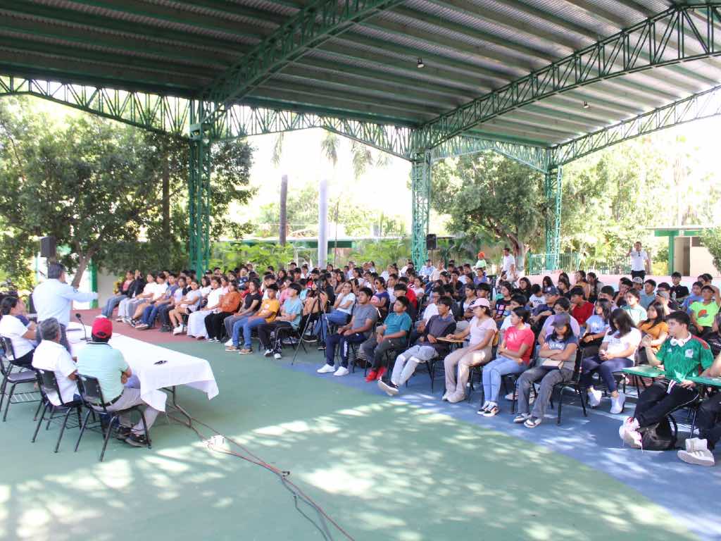 Resaltan calidad educativa del CBTa de Tecomatlán