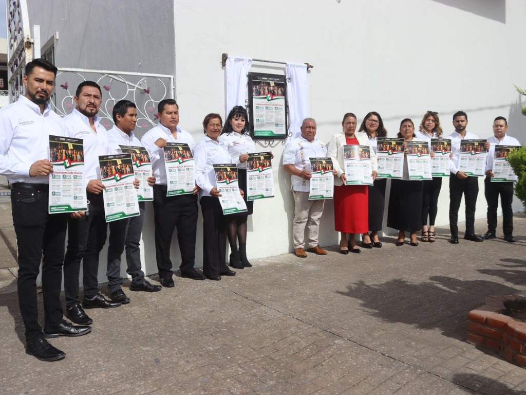 Con colocación de Bando Solemne inician mes patrio en Amozoc