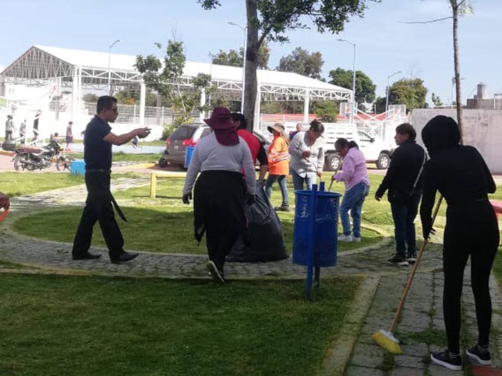 SMDIF Cuautlancingo encabeza faena comunitaria