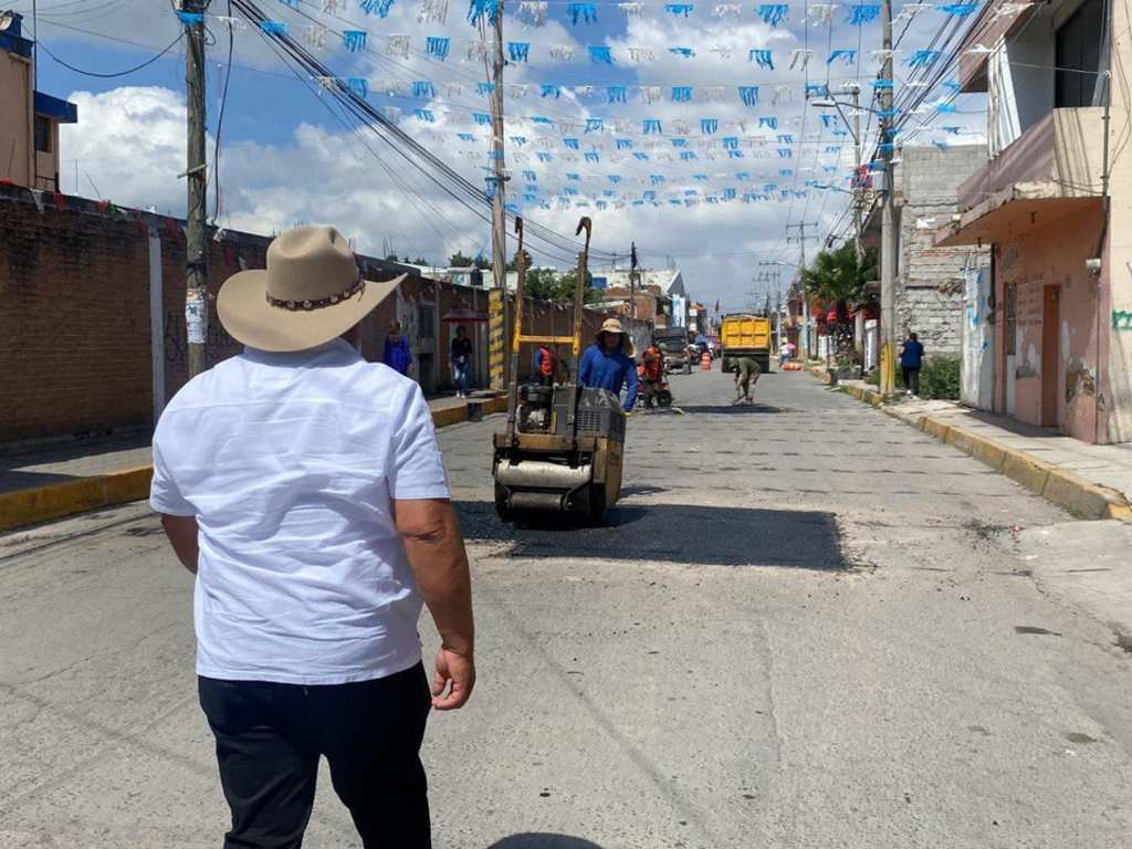 Realizan trabajos de bacheo en Amozoc