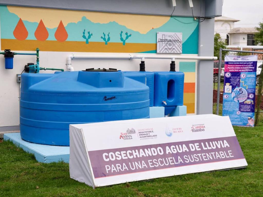 Entregan un mecanismo de captación de agua de lluvia a escuela de San Andrés Cholula