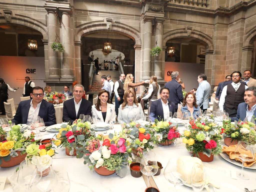 Impulsa SMDIF comida con causa para equipar escuela para niños con síndrome de Down