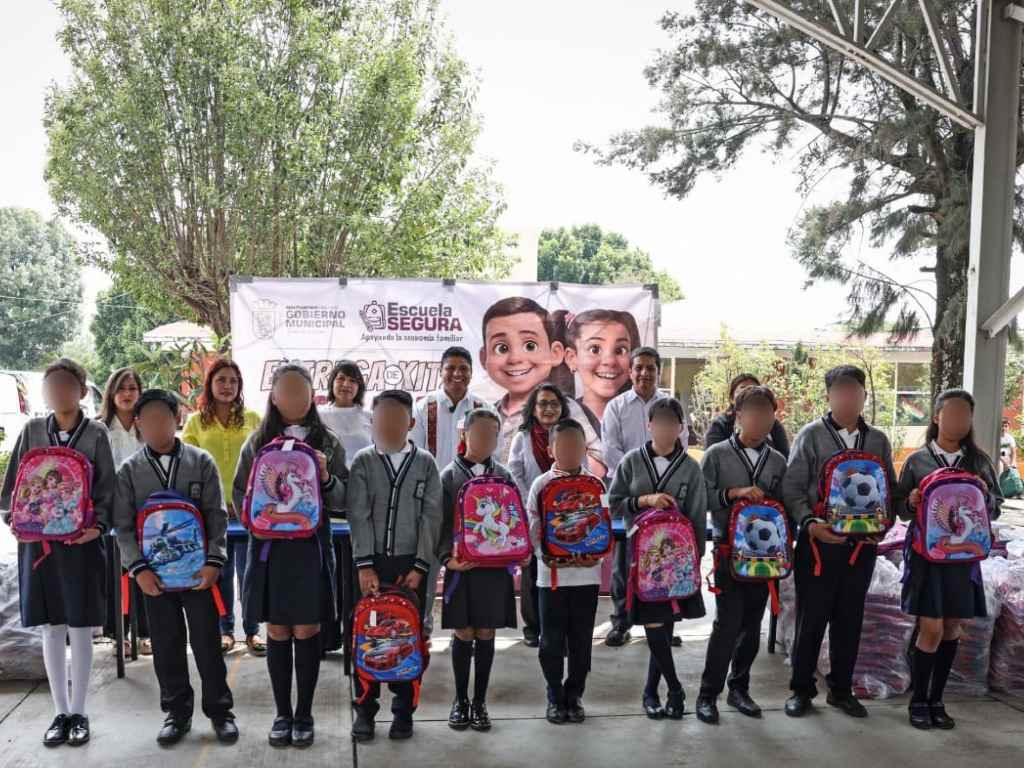 Concluye Omar Muñoz entrega de kits escolares en Cuautlancingo