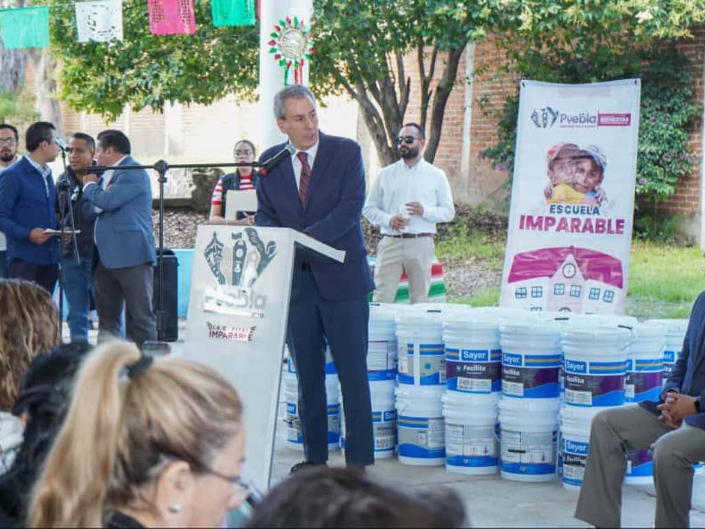 Entregan apoyos a instituciones con programa Escuela Imparable
