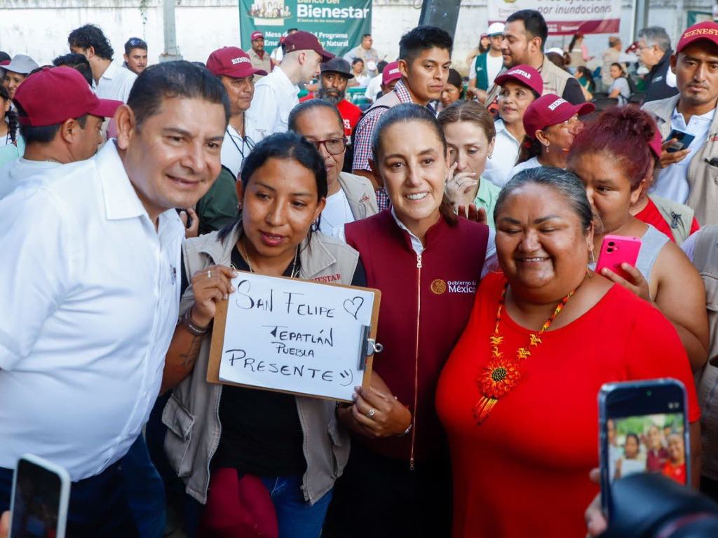 Entregan Claudia Sheinbaum y Alejandro Armenta entrega de apoyos a familias de La Ceiba