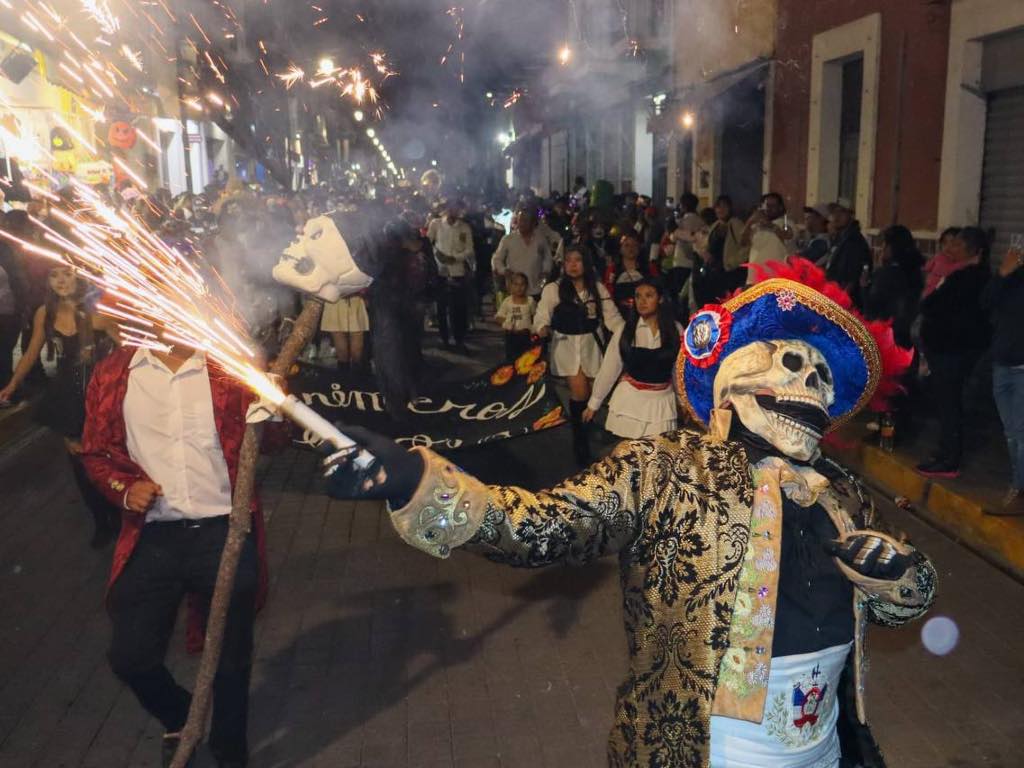 Llena de magia y color el Desfile de Animeros a San Pedro Cholula