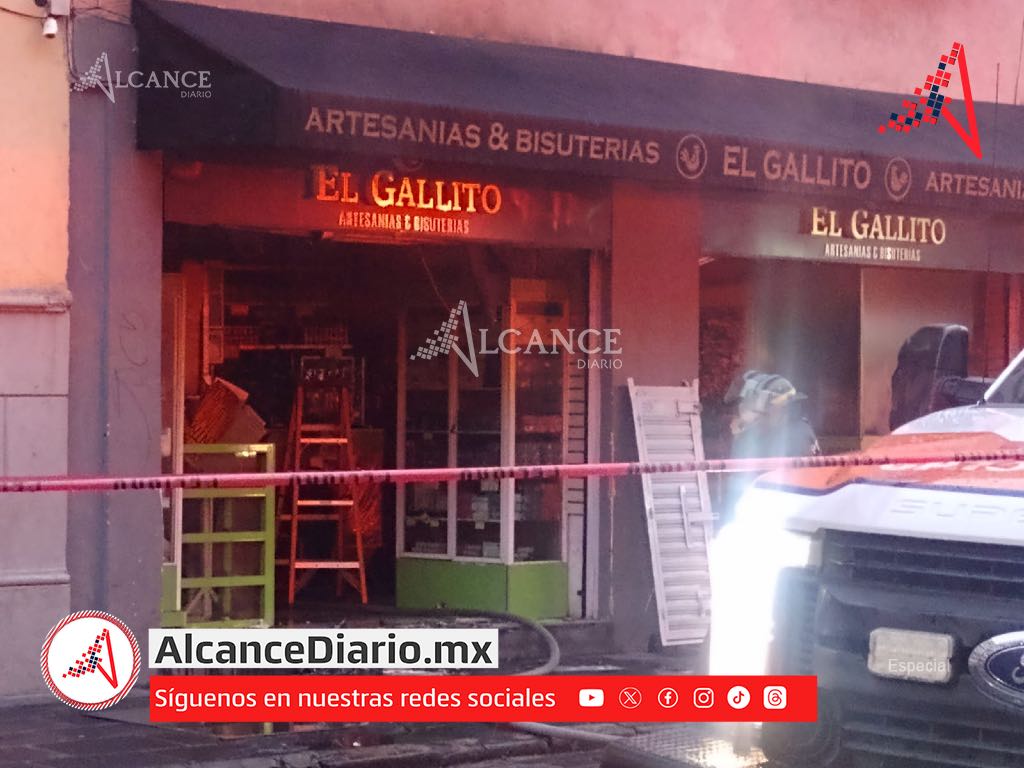Incendio en tienda El Gallito moviliza a cuerpos de emergencia en Centro Histórico de Puebla