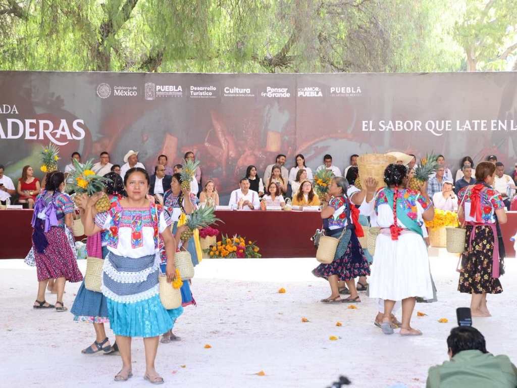Gobierno de Puebla inaugura la temporada de Mole de Caderas en Tehuacán