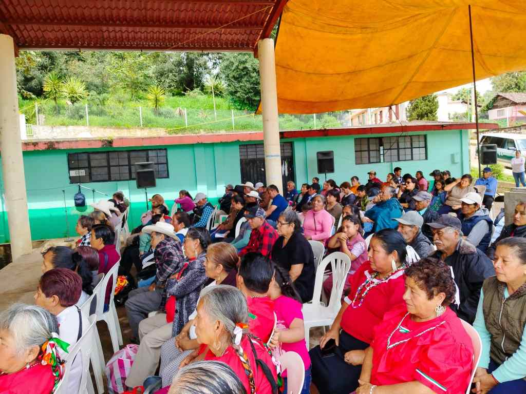 Denuncia madre de familia de Zacatlán que las comunidades están abandonadas