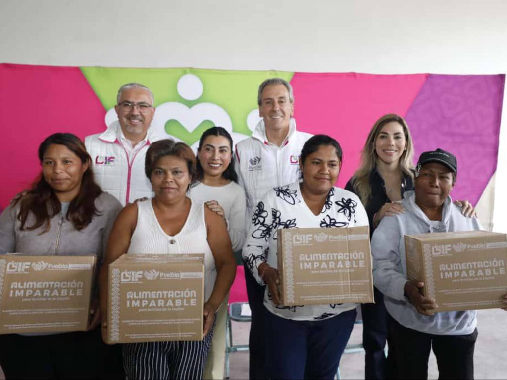Entregan más de mil despensas en la colonia La Guadalupana de Puebla