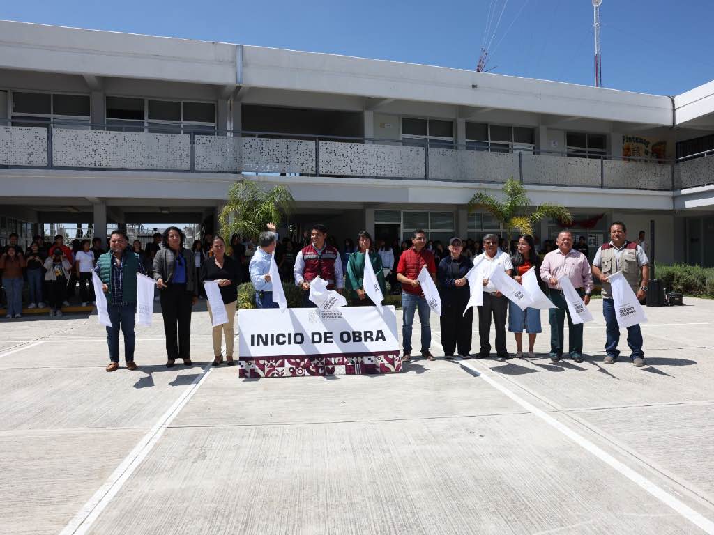 Inicia Omar Muñoz arco techo y techado en escuelas de Cuautlancingo