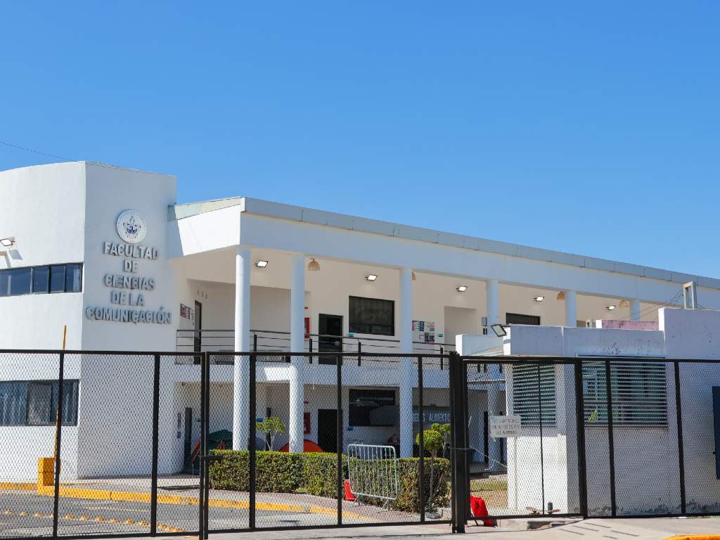 Acusan a comité de graduación de la BUAP por presunto fraude en organización de cena baile
