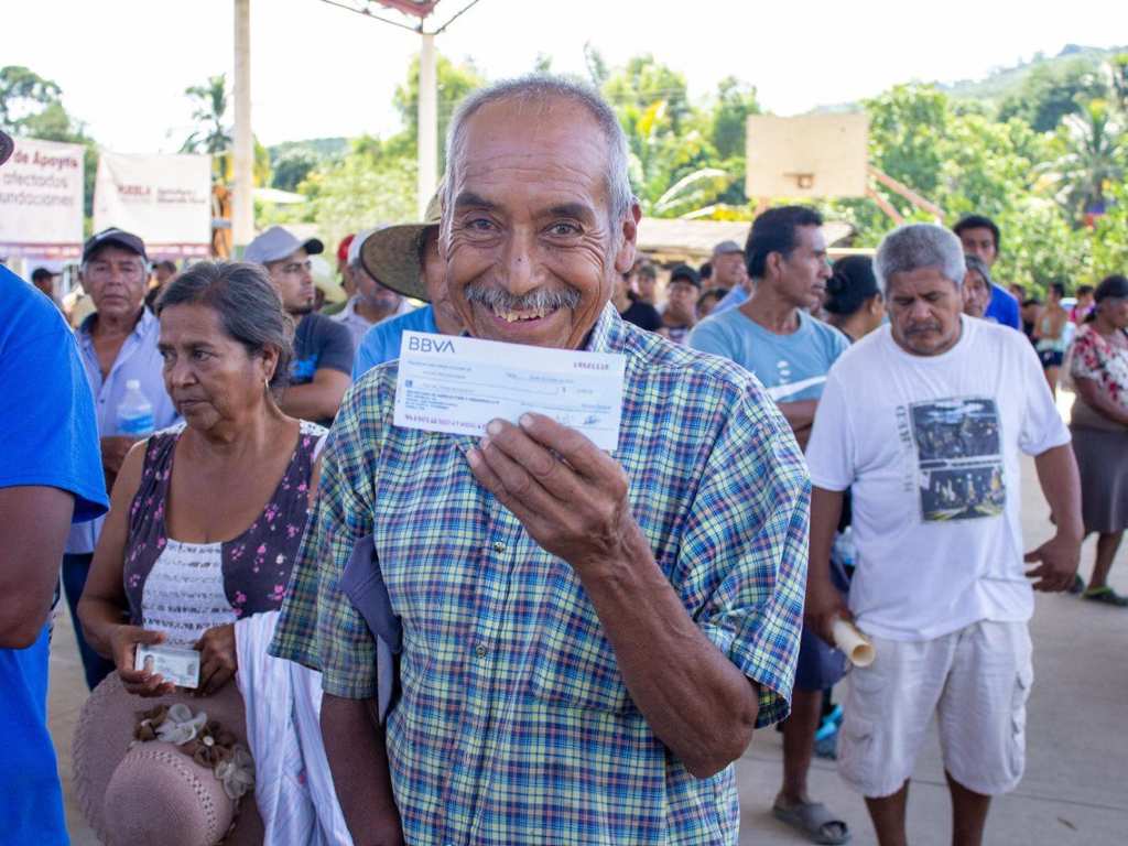 Entregan apoyos por indemnizaciones agropecuarias en La Ceiba y La Máquina