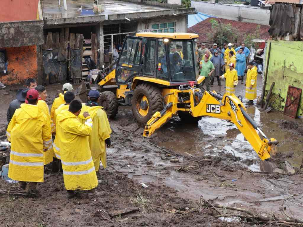 Gobierno de Puebla destinó117 unidades de maquinaria a municipios afectados por las lluvias