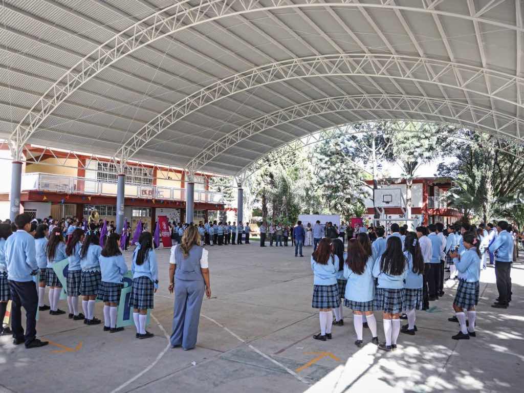 Entregan el arco techo del Bachillerato Octavio Paz en Cuautlancingo
