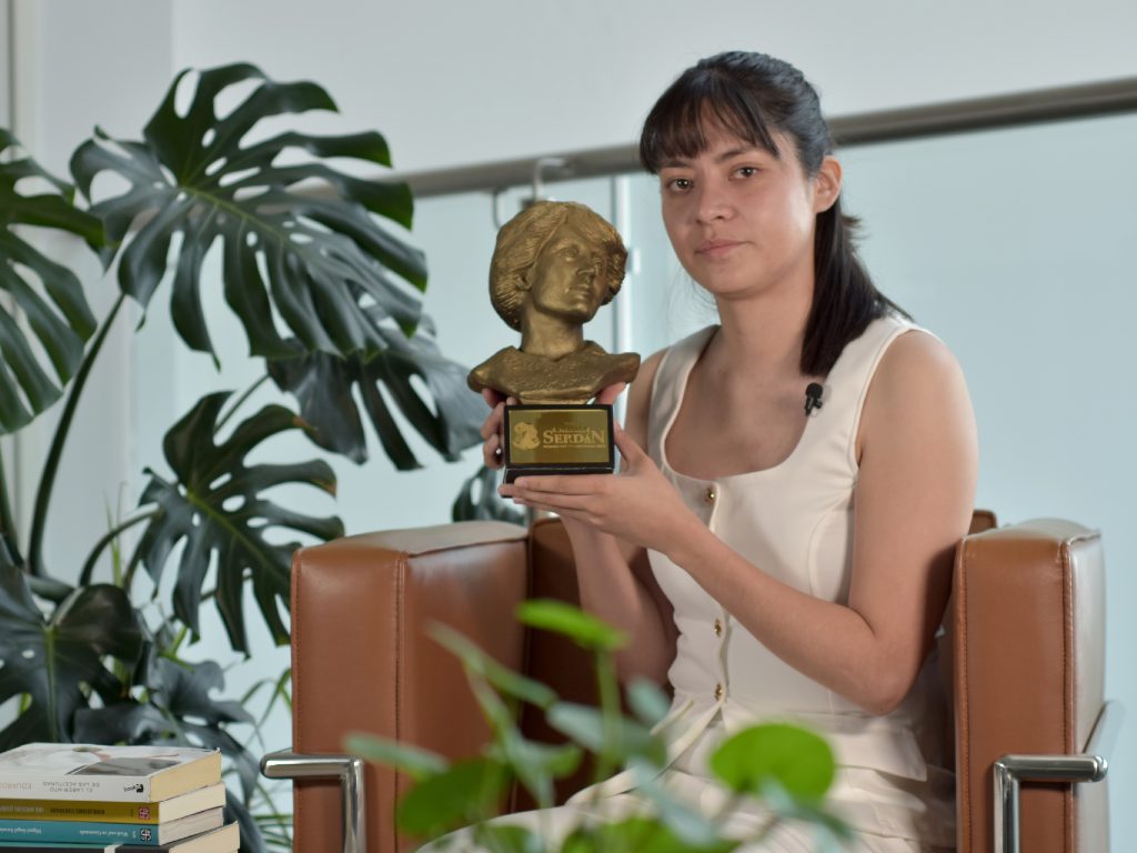 Gana estudiante BUAP premio Carmen Serdán “Mujeres que Transforman” 2025