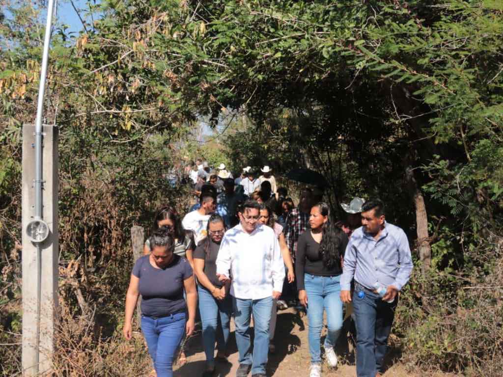 Supervisa e inaugura Pavel Gaspar obras del programa "Por Amor a Puebla" en Jolalpan