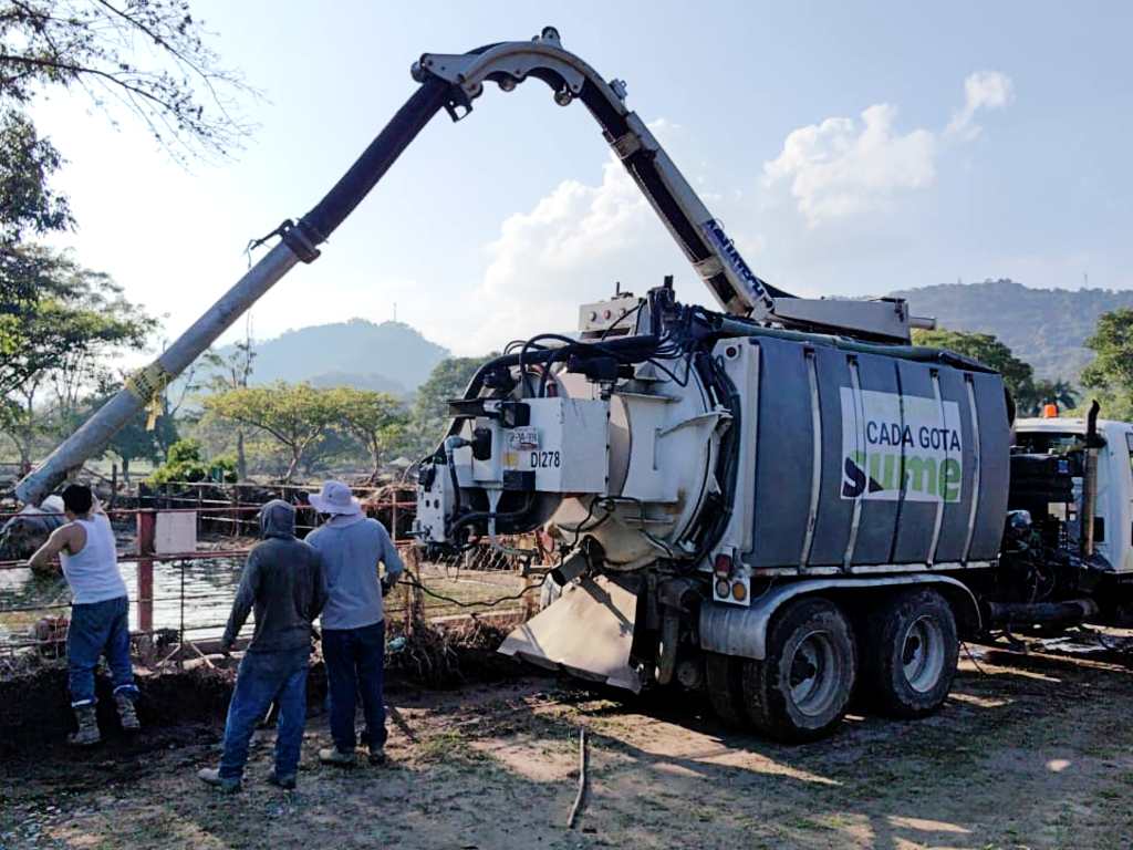 Realiza Agua de Puebla limpieza y desazolve en más de 10 kilómetros de drenaje en la Sierra Norte