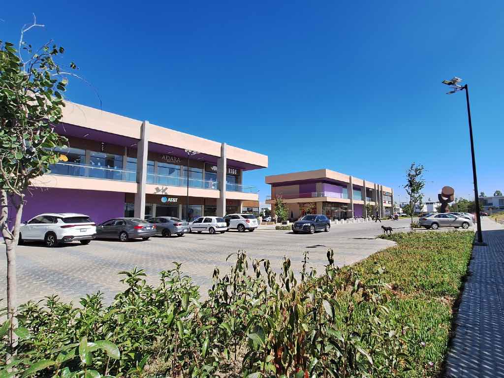 Continúa ampliación de Barrio Cascatta, estos negocios ya operan