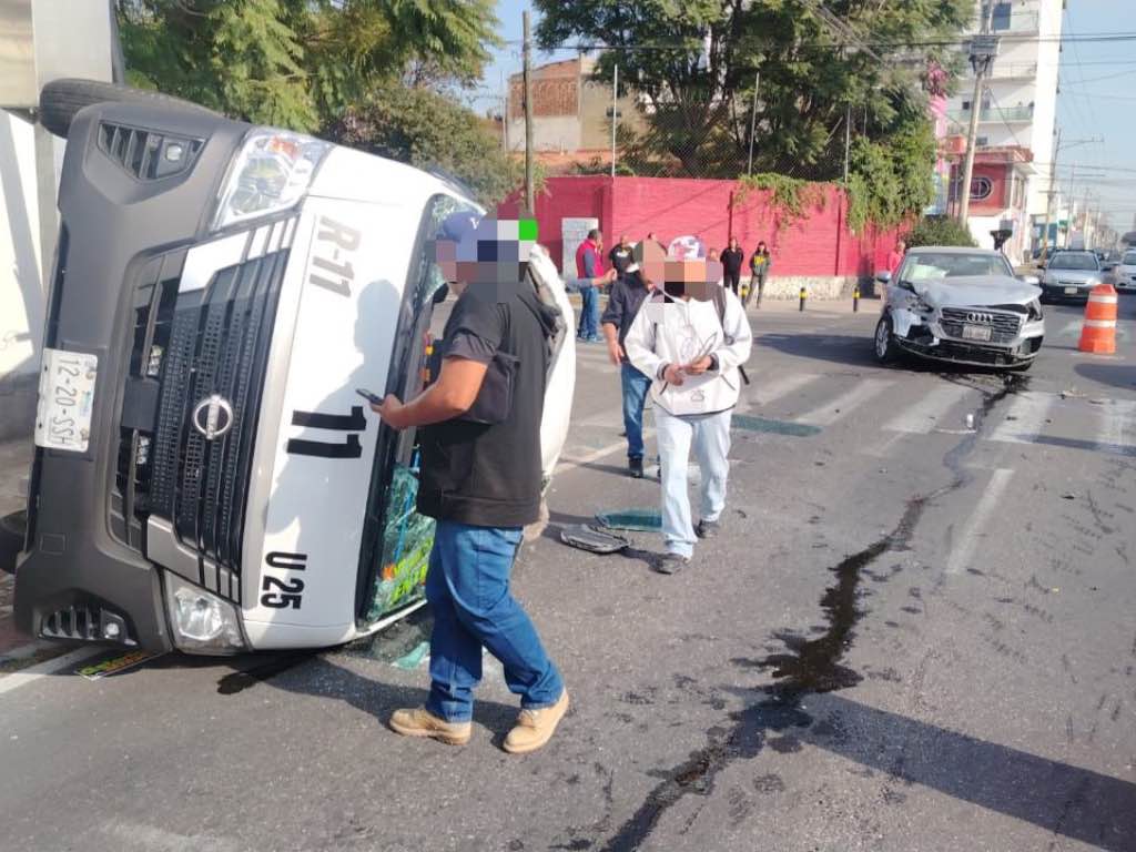 Siete lesionados deja choque entre Audi y Ruta 11 en la 2 Sur