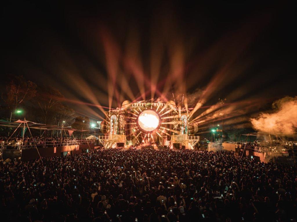 Más de 40 mil asistentes en primer día de Dreamfields 2025
