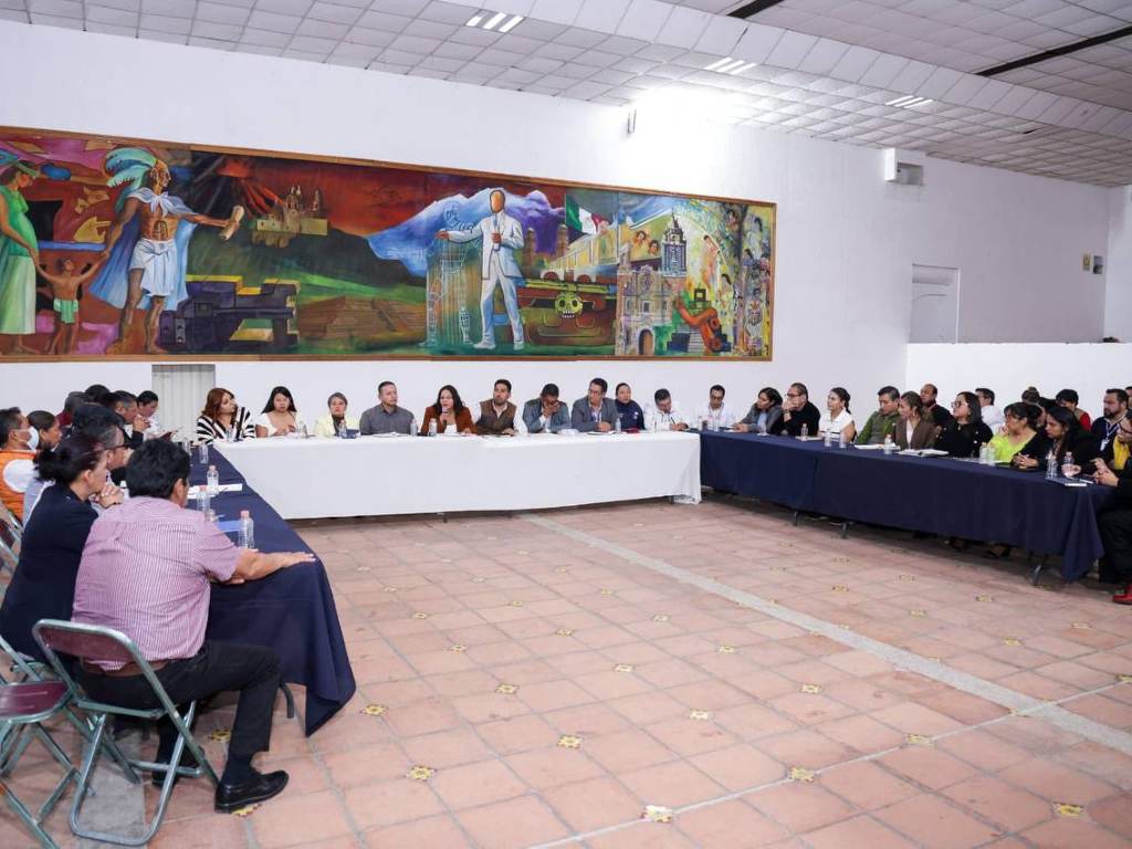 Lupita Cuautle realiza mesa de trabajo con autoridades auxiliares de San Andrés Cholula