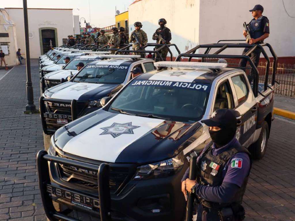 Entregan nuevas patrullas a la SSC de Cholula