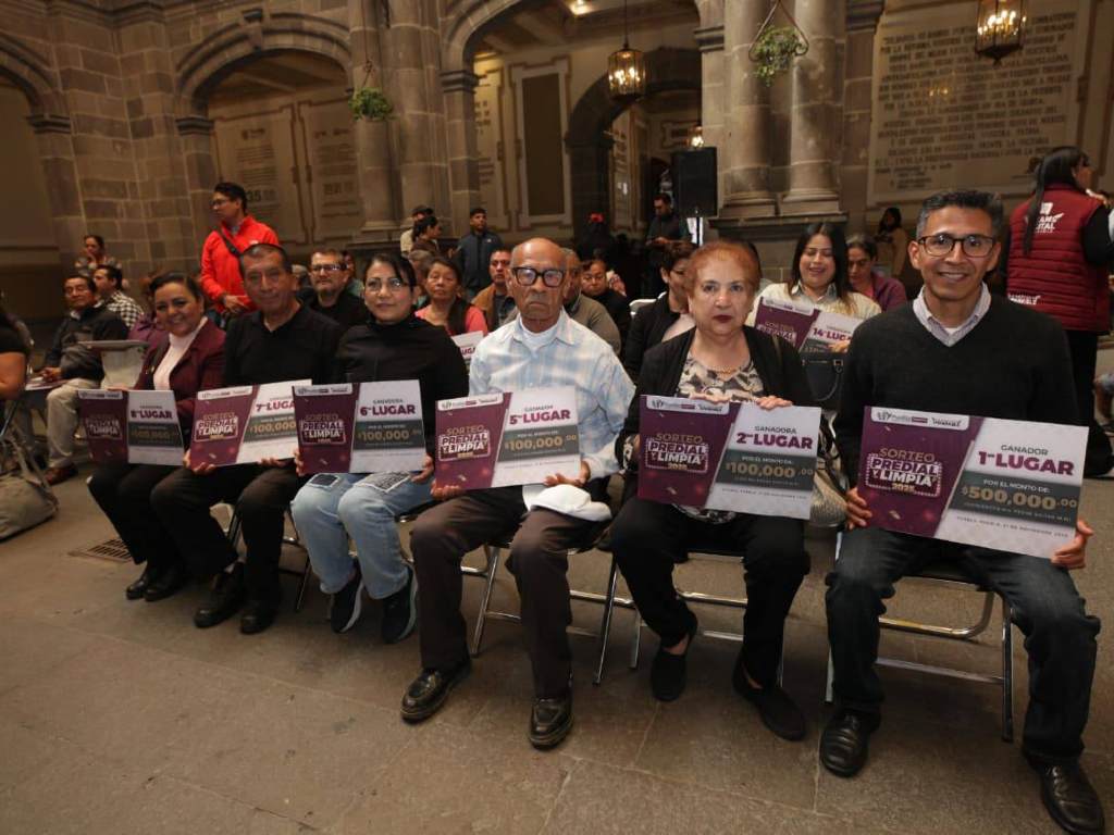 Entregan premios a las y los ganadores del Sorteo Predial 2025