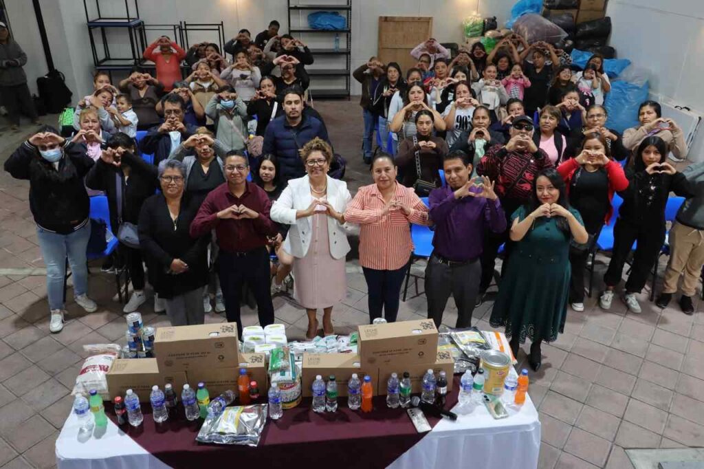 Encabeza Tere Alfaro entrega de insumos alimentarios a escuelas de Cuautlancingo