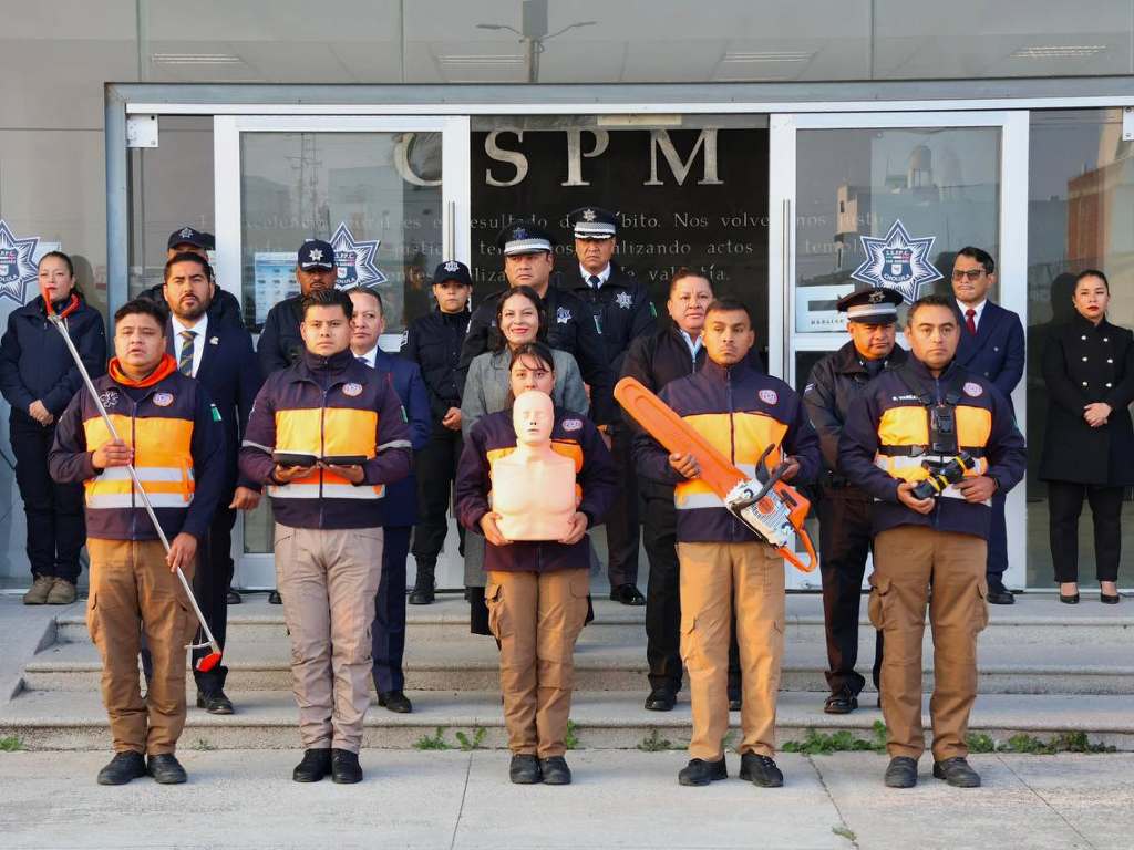 Entregan kits de uniformes a la SSPPC de San Andrés Cholula