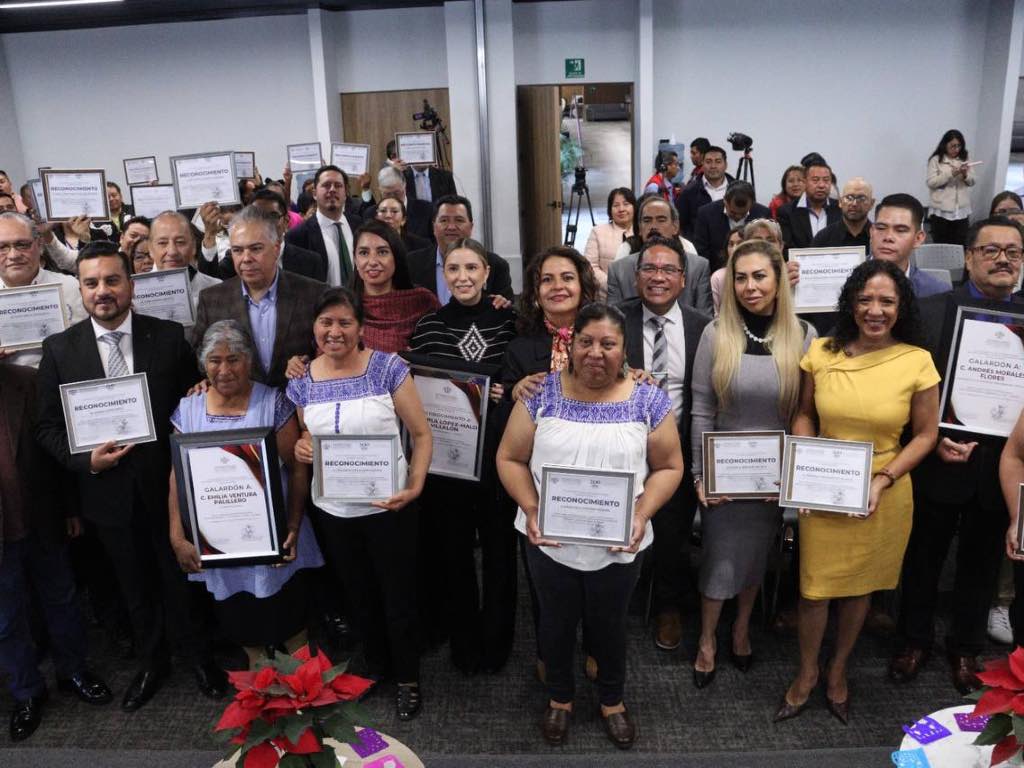 Entrega Congreso del Estado Galardones y Reconocimientos al Mérito Turístico
