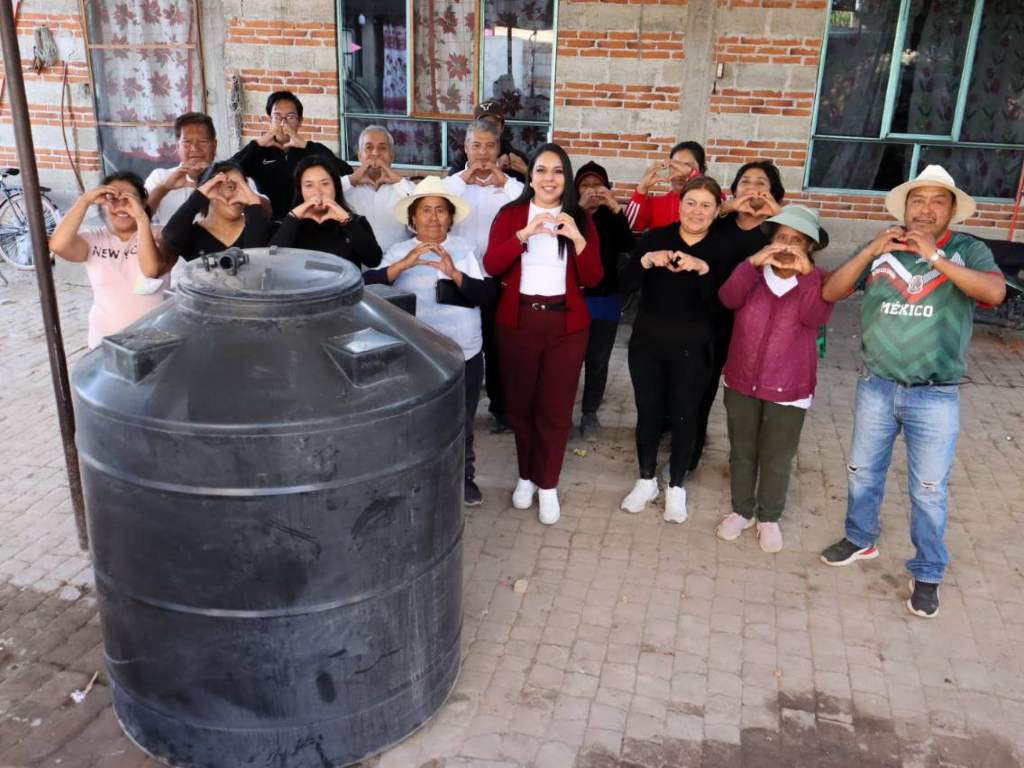 Entrega Bienestar depósitos de almacenamiento de agua en San Pedro Cholula