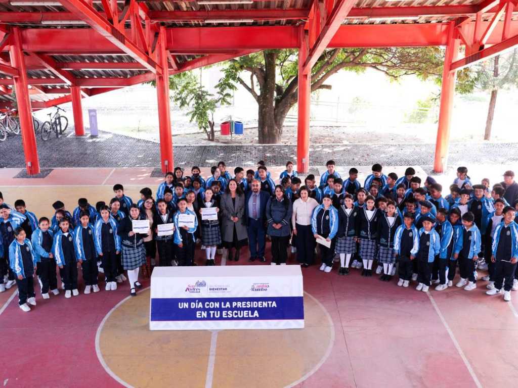 Realizan la décima edición del programa “Un Día con la Presidenta en tu Escuela” en San Andrés Cholula