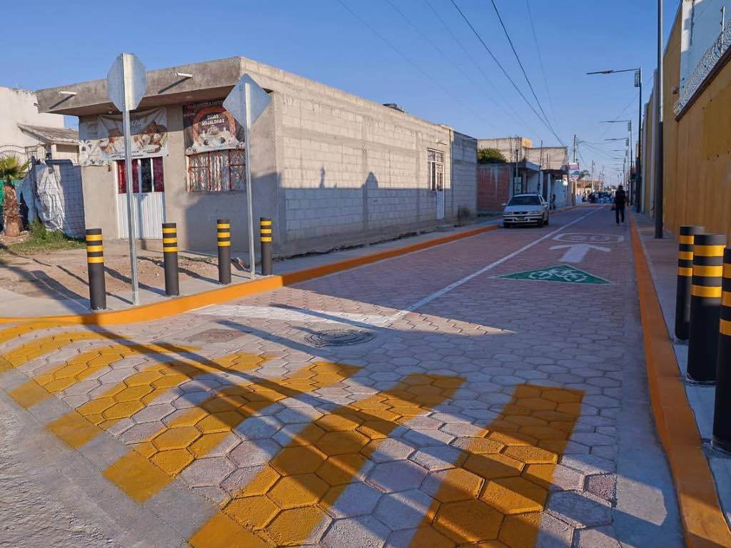 Entregan obra de adoquinamiento en San Rafael Comac