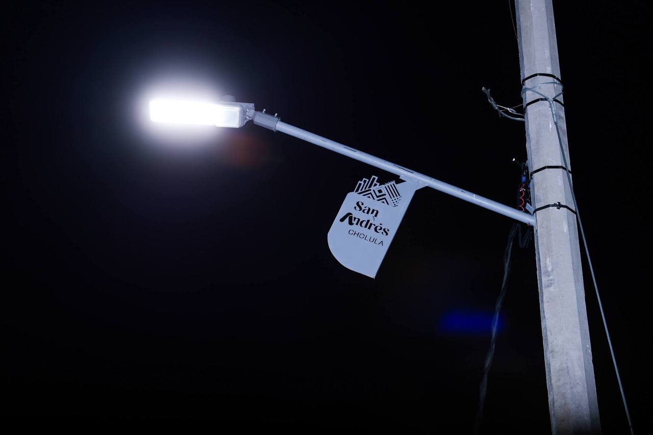 Entrega gobierno de San Andrés Cholula ampliación de la red eléctrica en San Luis Tehuiloyocan