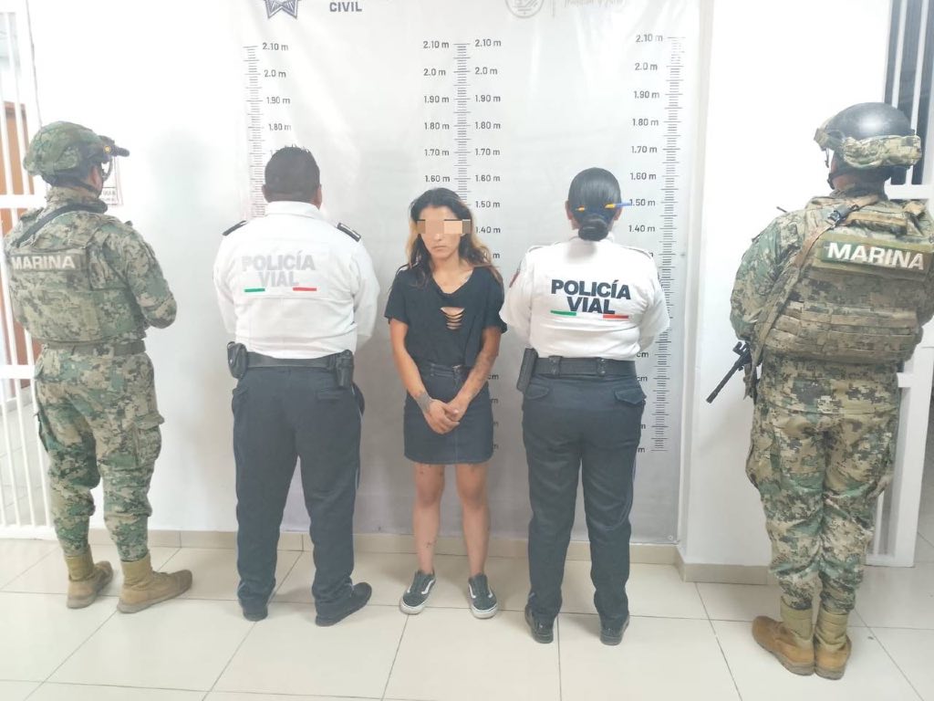 Detienen a Alma N., manejando un vehículo robado por las calles de Cuautlancingo