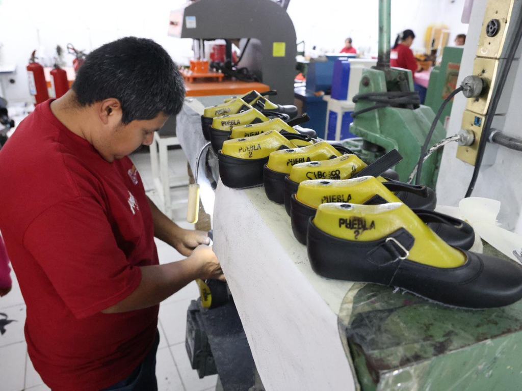 Con la compra de zapatos, Puebla impulsa el proyecto para procesar piel