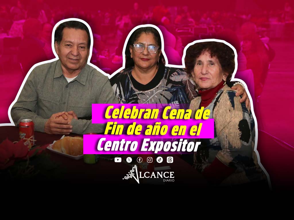 Familias poblanas acuden a la Cena de Fin de Año en el Centro expositor