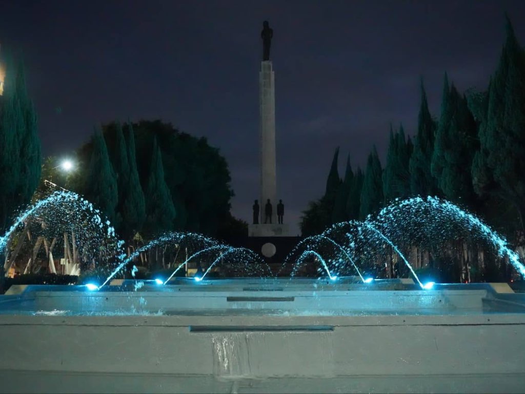 Dan mantenimiento integral a la Fuente Hermanos Serdán