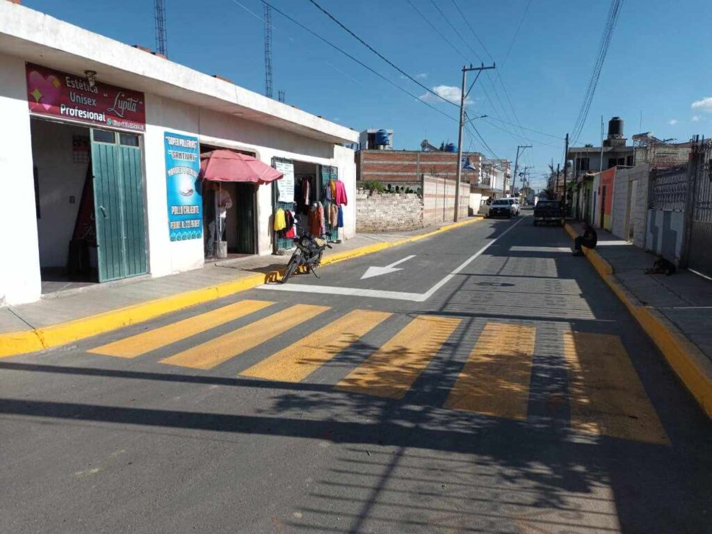 Entregan programa “Iluminando Cholula” en Santiago Momoxpan
