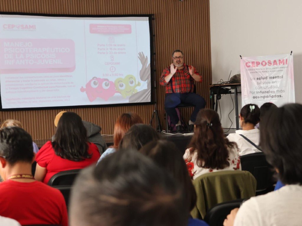 SEDIF capacita a profesionales poblanos en salud mental