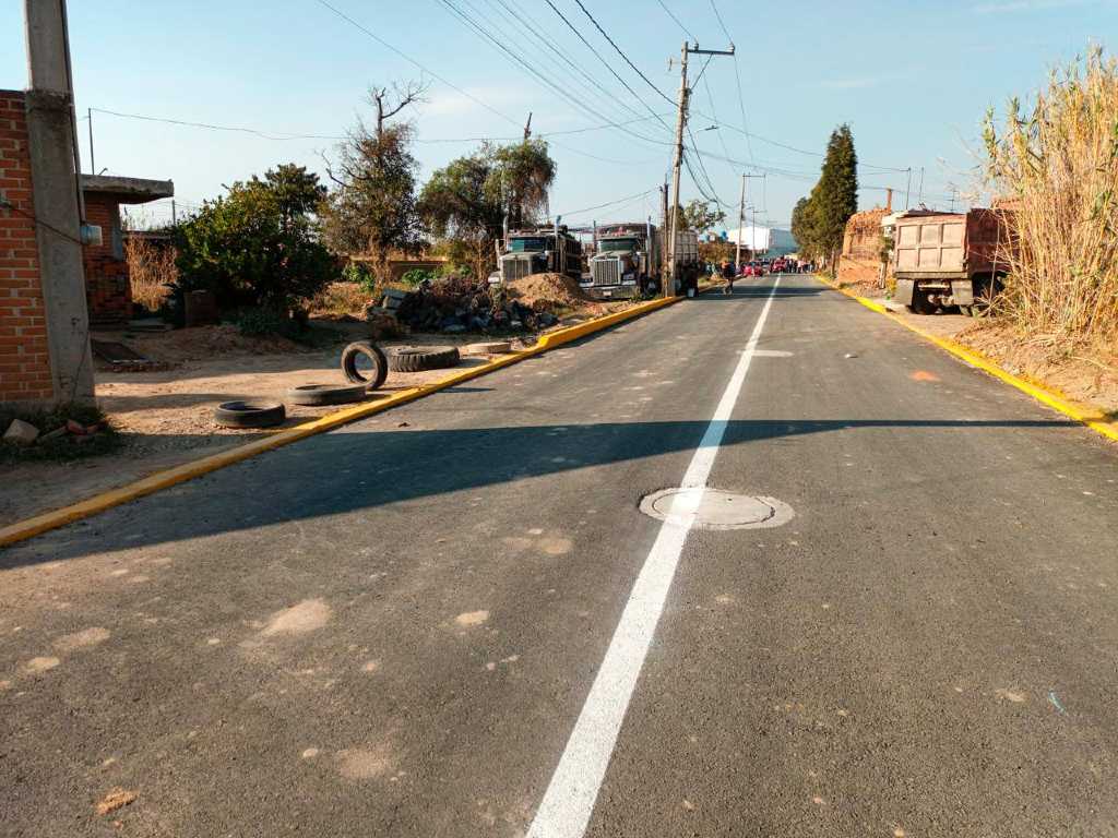 Entregan pavimentación en San Diego Cuachayotla; la llevaban 15 años solicitándola
