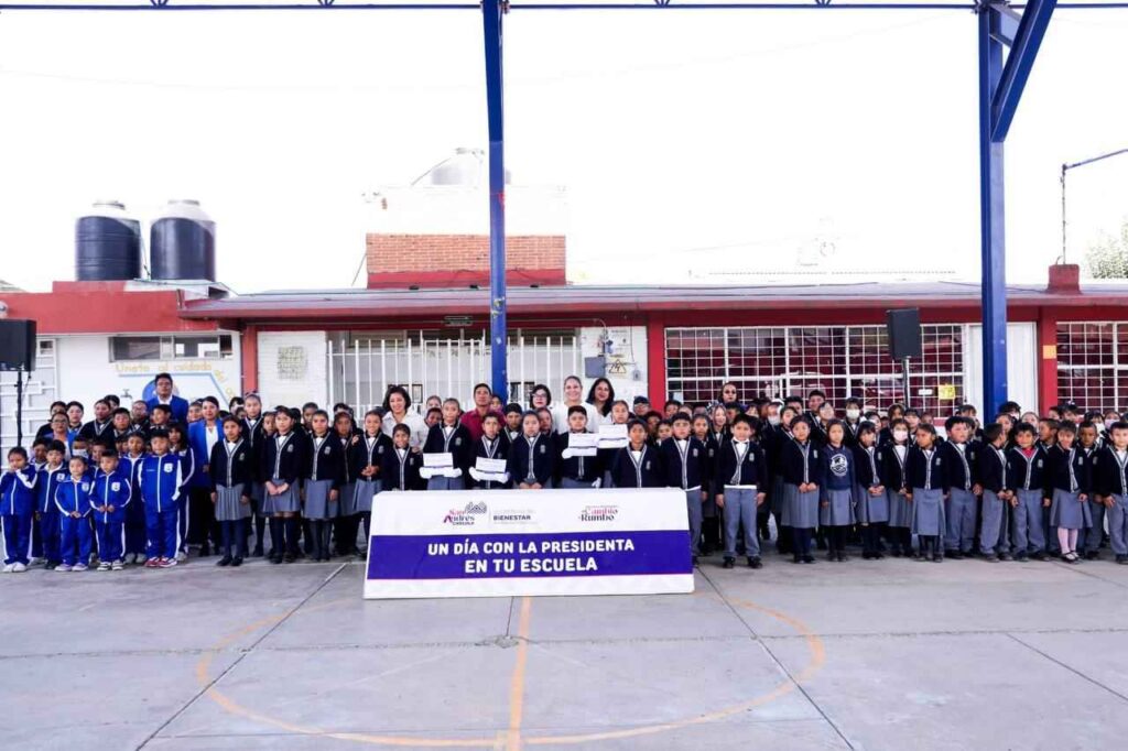 Realizan la actividad "Un día con la presidenta en tu escuela" en San Luis Tehuiloyocan