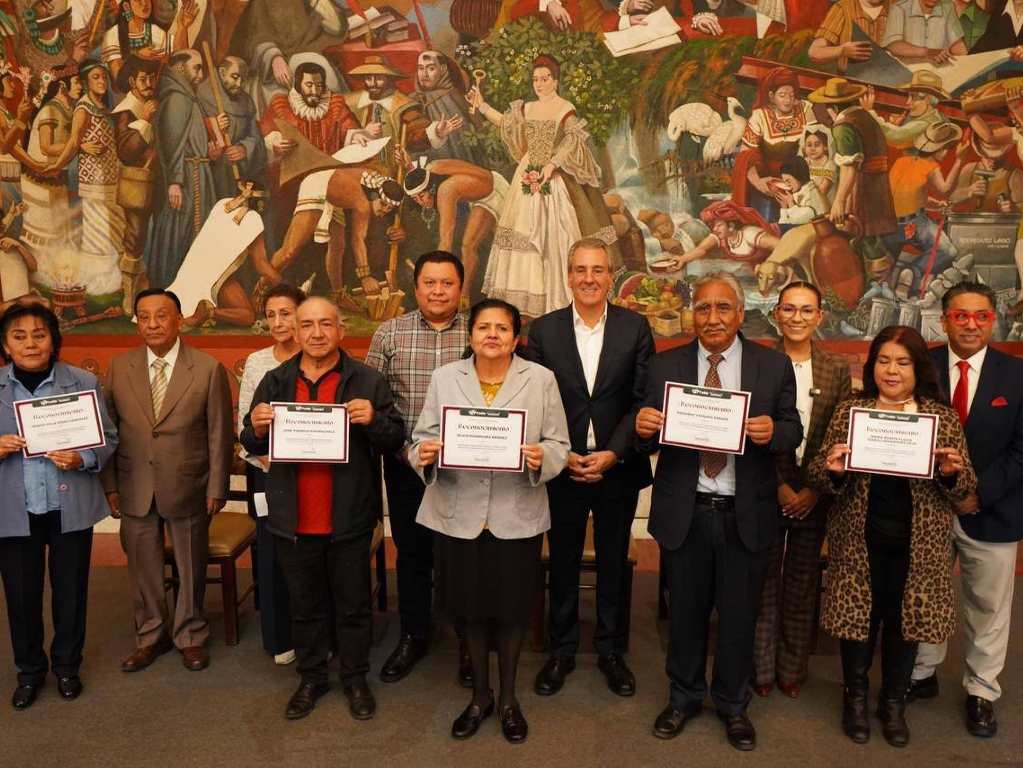 Entregan documentos de jubilación correspondientes al ejercicio fiscal 2025