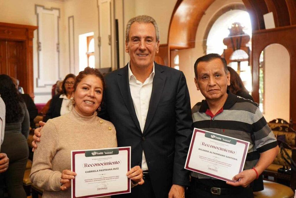 Entregan documentos de jubilación correspondientes al ejercicio fiscal 2025